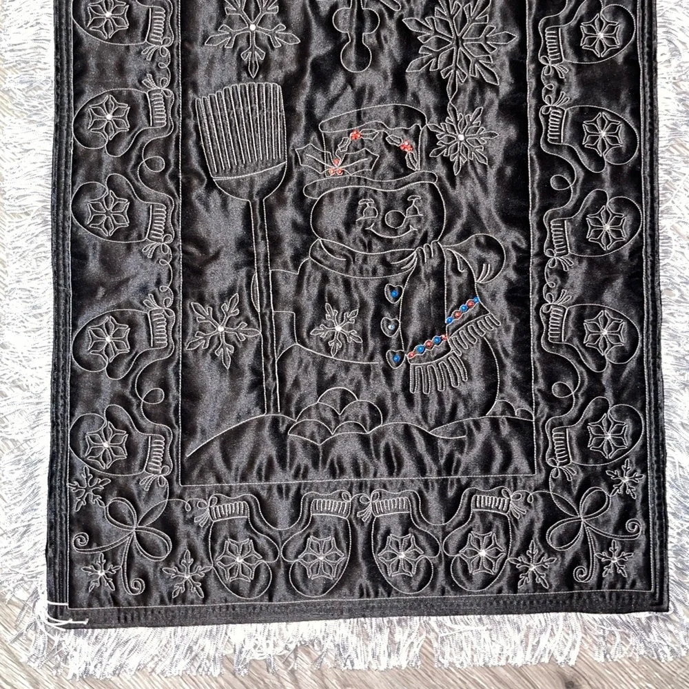 Christmas Beautiful Snowman Table Runner‎
